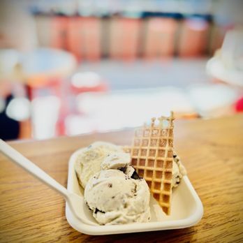 Jeni's Splendid Ice Creams - Ice Cream & Frozen Yogurt Near Me - Chicago, Illinois Jeni's Splendid Ice Creams - Ice Cream & Frozen Yogurt Near Me - Chicago, Illinois
