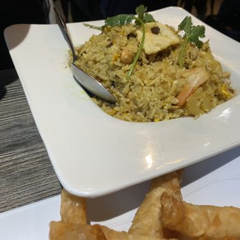 Jaruwan Thai Restaurant - Pineapple Fried Rice - Thai Near Me - South Gate, California Jaruwan Thai Restaurant - Pineapple Fried Rice - Thai Near Me - South Gate, California