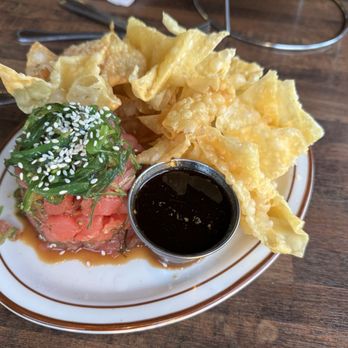 Morgan & Co. Restaurant - Tuna Tartare with spicy soy sauce and fried wantons - New American Near Me - Glens Falls, New York