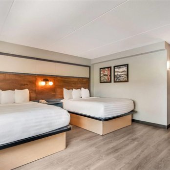 AmericInn by Wyndham - Guest room - Hotels Near Me - Wisconsin Dells, Wisconsin AmericInn by Wyndham - Guest room - Hotels Near Me - Wisconsin Dells, Wisconsin
