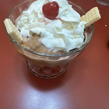 Mayberry Ice Cream - Peanut Butter Cup Sundae - Ice Cream & Frozen Yogurt Near Me - Winston Salem, North Carolina