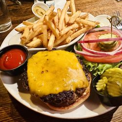 Sullivan's Fine Food - "The Classic" Cheeseburger!