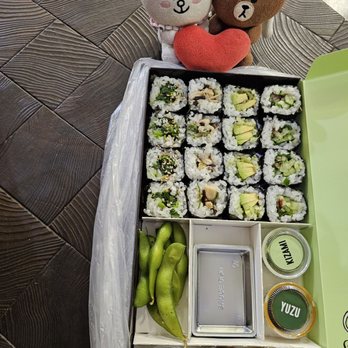 Nori Bar - 16-piece vegan set - Sushi Bars Near Me - Honolulu, Hawaii