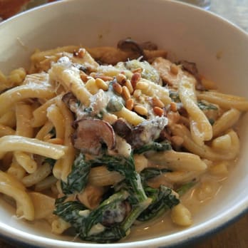 North Italia - Pasta, chicken, mushrooms, spinach, pine nuts, parmesan- yes! - Italian Near Me - Tucson, Arizona North Italia - Pasta, chicken, mushrooms, spinach, pine nuts, parmesan- yes! - Italian Near Me - Tucson, Arizona