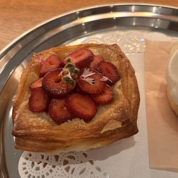 Hani's Bakery - strawberry croissant tart - Bakeries Near Me - New York, New York Hani's Bakery - strawberry croissant tart - Bakeries Near Me - New York, New York