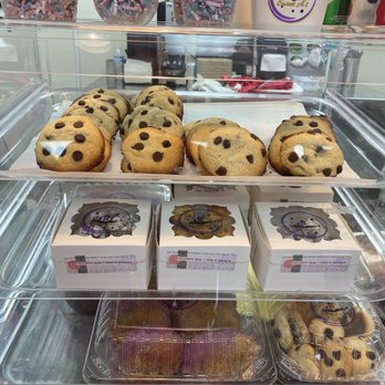 Sweet A's - Baked goodies - Bookstores Near Me - Pittsburg, California
