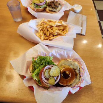 D's Diner - Hula Burger - Diners Near Me - Sebastopol, California D's Diner - Hula Burger - Diners Near Me - Sebastopol, California