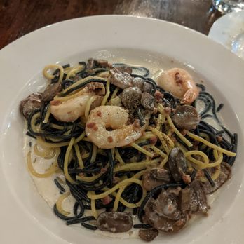 Maccheroni Republic - Bianca & neri - Italian Near Me - Los Angeles, California