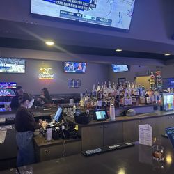 Leslie's Sports Bar - Bar