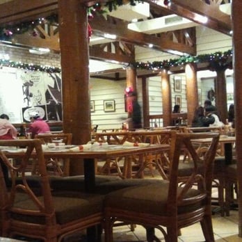 Max's Restaurant - Glendale - Dinning Area - Filipino Near Me - Glendale, California