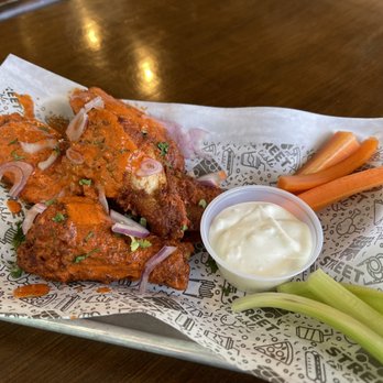 Street to Table - Tandoori Chicken Wings OMGosh Goooooood - Cocktail Bars Near Me - Merrick, New York