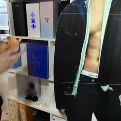 Unnie K Store - Display and merchandise