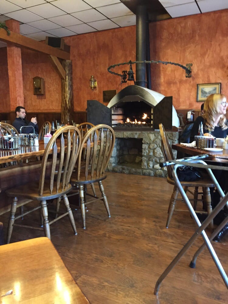 THE LUMBERJACK Updated September 2024 28 Photos & 63 Reviews 475 Tecumseh E, Windsor