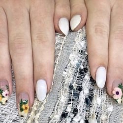 The Nail Factory - Floral nails