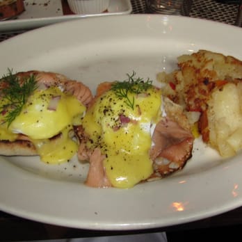 Harry's - smoked salmon eggs benedict - Steakhouses Near Me - Manhattan, New York