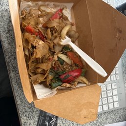 Drunken noodles chicken 4. Drunken noodles chicken 4.