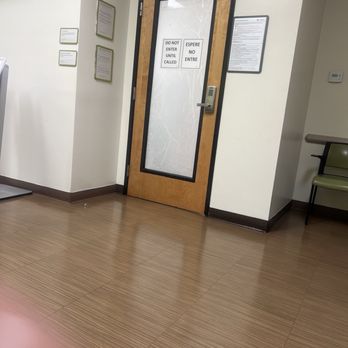 Quest Diagnostics - Entrance door to the back - Laboratory Testing Near Me - Hawthorne, California