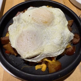 Chicago Waffles - Maple Bacon Sausage Skillet - Breakfast & Brunch Near Me - Chicago, Illinois