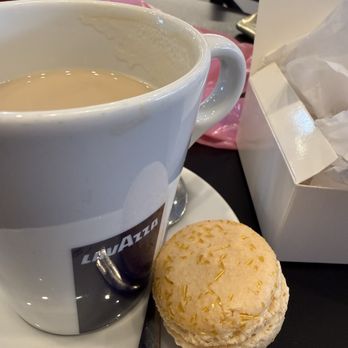 Le Macaron French Pastries - Latte and macron - Macarons Near Me - Webster Groves, Missouri Le Macaron French Pastries - Latte and macron - Macarons Near Me - Webster Groves, Missouri
