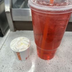 Dunkin' - Strawberry Dragonfruit Dunkin' Refresher