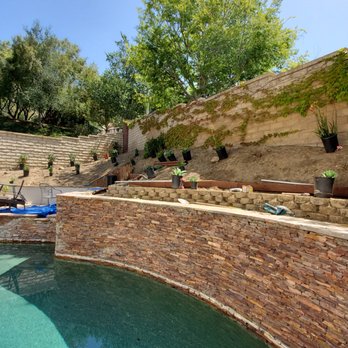 Vitoli Landscape Design - Plant placement. - Landscape Architects or Designers Near Me - Calabasas, California Vitoli Landscape Design - Plant placement. - Landscape Architects or Designers Near Me - Calabasas, California