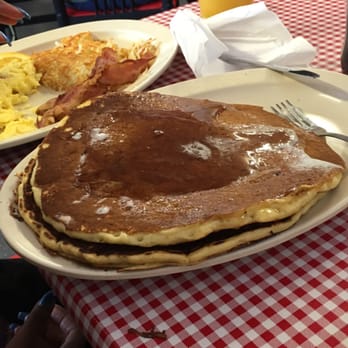 River Oaks Cafe - Texas Pancakes - Breakfast & Brunch Near Me - Fort Worth, Texas