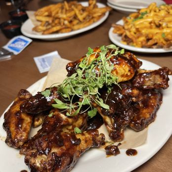 DMK Burger Bar - Chicken Wings 6 ct - Burgers Near Me - Chicago, Illinois