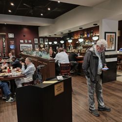 Cosmopolitan Tavern - Dining area and bar