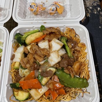 Ng's Cooking - Combination HK Style Crispy Noodles - Chinese Near Me - South San Francisco, California