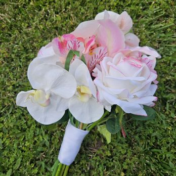 Ichirin Garden Studio - Silk wedding bouquet - Floral Designers Near Me - Torrance, California Ichirin Garden Studio - Silk wedding bouquet - Floral Designers Near Me - Torrance, California