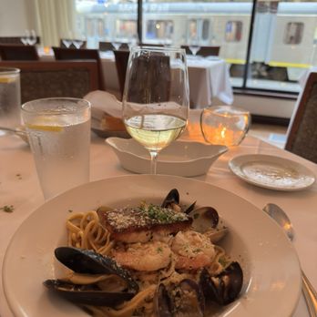 L'Opera - Spaghetti Ai Frutti Di Mare - Italian Near Me - Long Beach, California