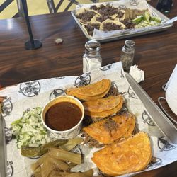 Tamalería Nuevo León - Barria tacos and barbacoa