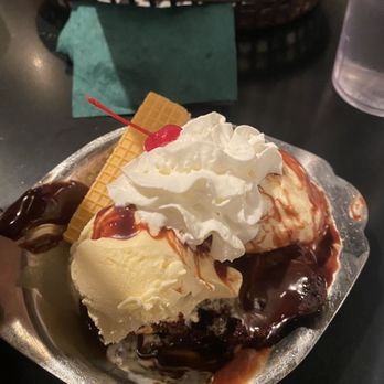 Hickory Park Restaurant Co. - Brownie Sundae - American Near Me - Ames, Iowa Hickory Park Restaurant Co. - Brownie Sundae - American Near Me - Ames, Iowa