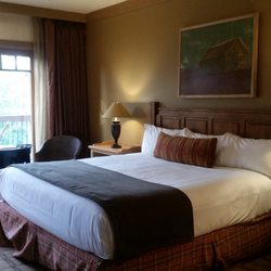 Inn at Suncadia - King Size Bed
