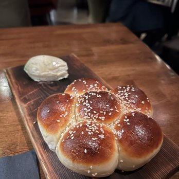Verse - Milk buns - Seafood Near Me - Toluca Lake, California Verse - Milk buns - Seafood Near Me - Toluca Lake, California