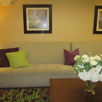 Hampton Inn Flemington - The lobby was beautiful. I loved everything from the colors, to the furniture, to the rug. - Hotels Near Me - Flemington, New Jersey Hampton Inn Flemington - The lobby was beautiful. I loved everything from the colors, to the furniture, to the rug. - Hotels Near Me - Flemington, New Jersey