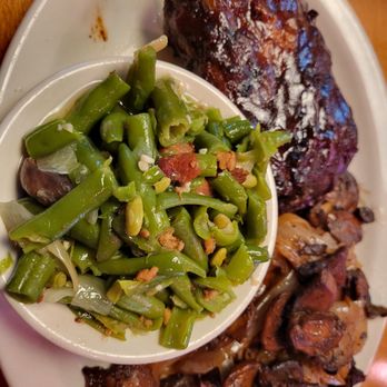LongHorn Steakhouse - American Near Me - Mount Dora, Florida