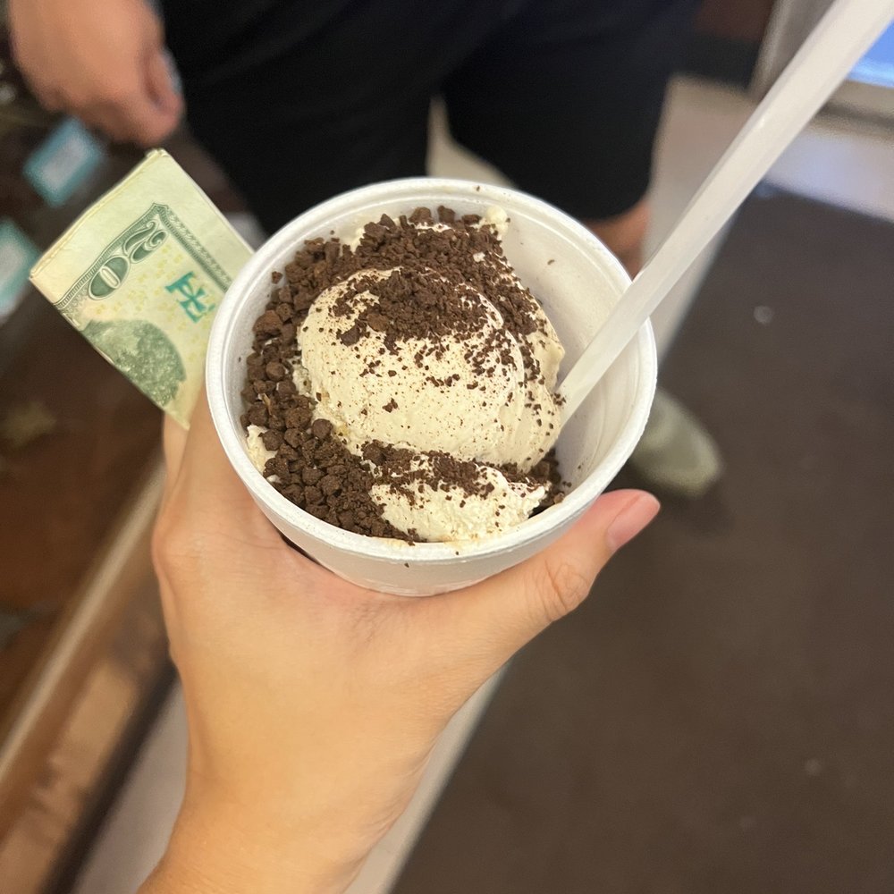 Holsten's - vanilla fudge in cup - Candy Stores Near Me - Bloomfield, New Jersey