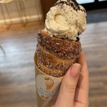 Kurly Kürtősh Café - Desserts Near Me - Nutley, New Jersey