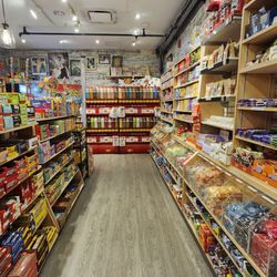 Olde Tyme Candy Shoppe - Inside the store