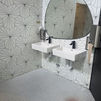 Giana Restaurant - Restroom - Pizza Near Me - Easton, Massachusetts