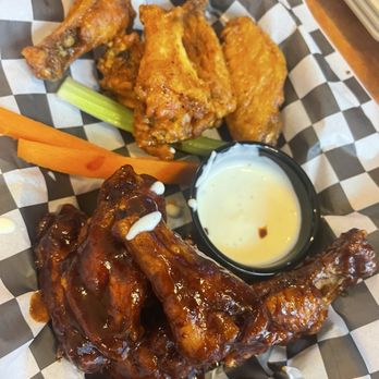 Wing House - 12 pc bone in spicy honey bbq and lemon pepper wet - Chicken Wings Near Me - South Gate, California Wing House - 12 pc bone in spicy honey bbq and lemon pepper wet - Chicken Wings Near Me - South Gate, California