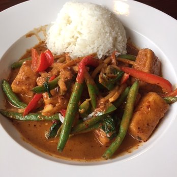 Ming's Asian Kitchen - Red Curry Tofu - Asian Fusion Near Me - Marietta, Georgia