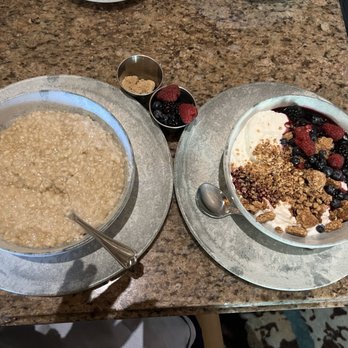 Seabreeze Cafe - Steele cut oats and mix berries parfait - Cafes Near Me - Las Vegas, Nevada Seabreeze Cafe - Steele cut oats and mix berries parfait - Cafes Near Me - Las Vegas, Nevada