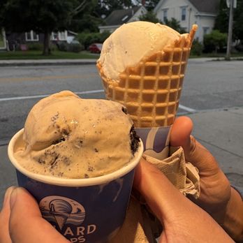 Willard Scoops - Coffee Oreo and ? - Ice Cream & Frozen Yogurt Near Me - South Portland, Maine