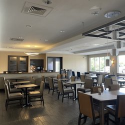 Holiday Inn Express & Suites Goldsboro - Base Area - Breakfast eating area