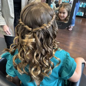 Acacia Salon - Hair Salons Near Me - Snoqualmie, Washington Acacia Salon - Hair Salons Near Me - Snoqualmie, Washington