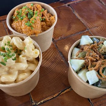 Cherry Street BBQ - Mac and cheese, sweet potato and cucumbers - Barbeque Near Me - Toronto, Ontario