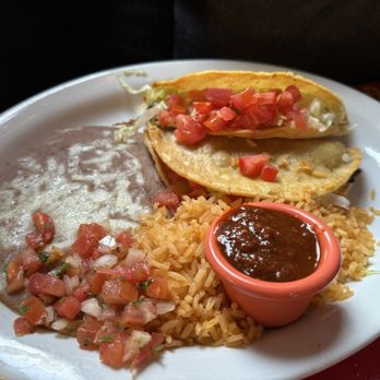 El Paseo Inn - Tacos dorados plate - Mexican Near Me - Los Angeles, California El Paseo Inn - Tacos dorados plate - Mexican Near Me - Los Angeles, California