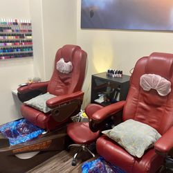 Heather's Nail Studio - Love that it's more private and there are only two chairs!